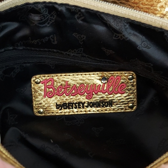 Betsey Johnson BETSEYVILLE PINK FUR HOBO BAG - Picture 9 of 14